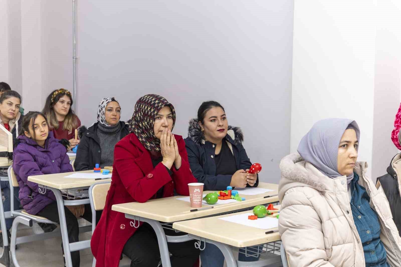 Gülnar'da 'Ebeveyn Yolculuğu' semineri gerçekleştirildi