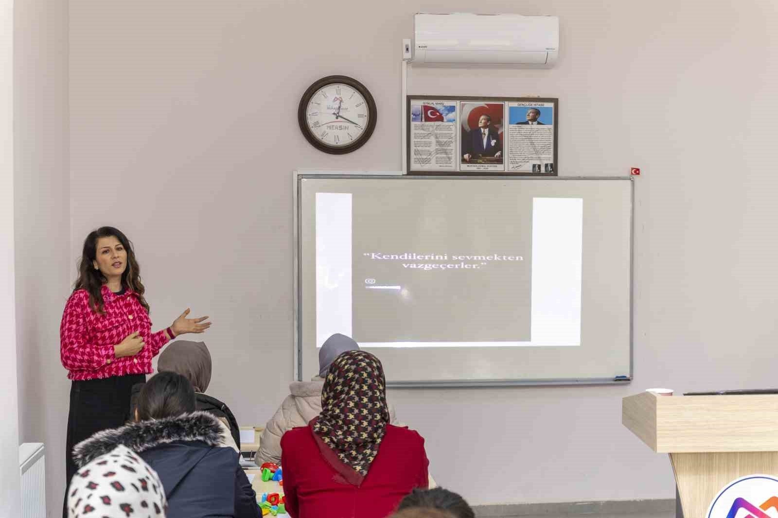 Gülnar'da 'Ebeveyn Yolculuğu' semineri gerçekleştirildi