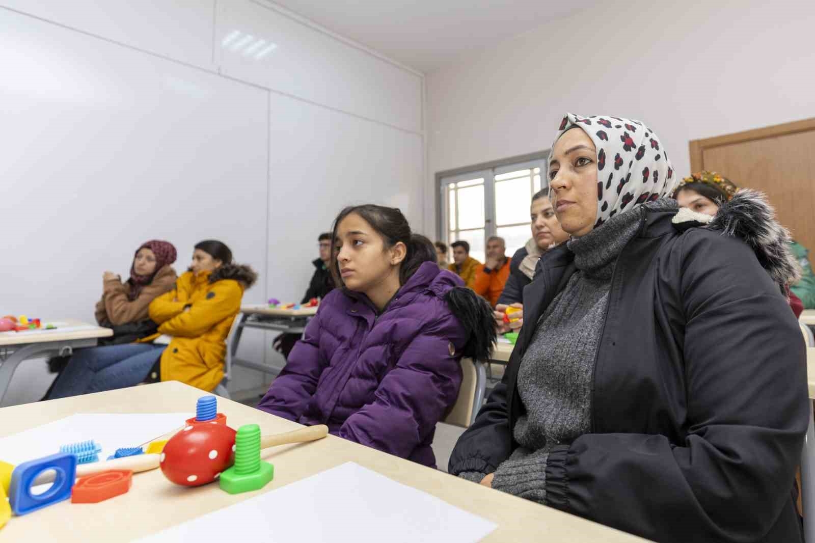 Gülnar'da 'Ebeveyn Yolculuğu' semineri gerçekleştirildi