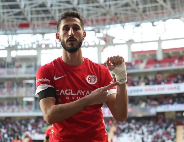 İsrailli futbolcu Jehezkel, tutuksuz yargılanmak üzere serbest bırakıldı
