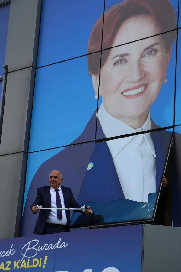 İYİ Parti'den istifa etti, 'Adaylığı satın almayacağız' dedi