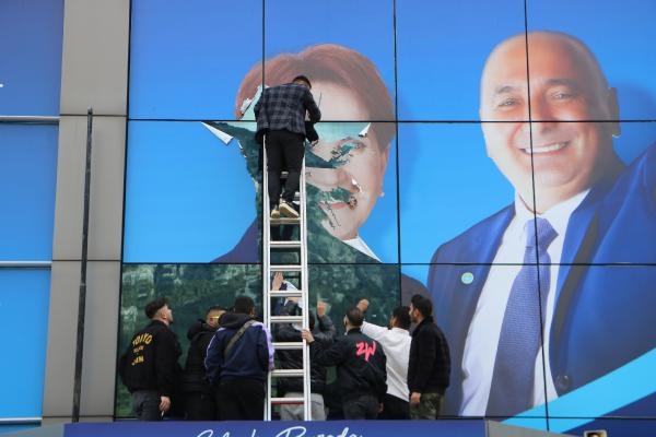 İYİ Parti'den istifa etti, 'Adaylığı satın almayacağız' dedi
