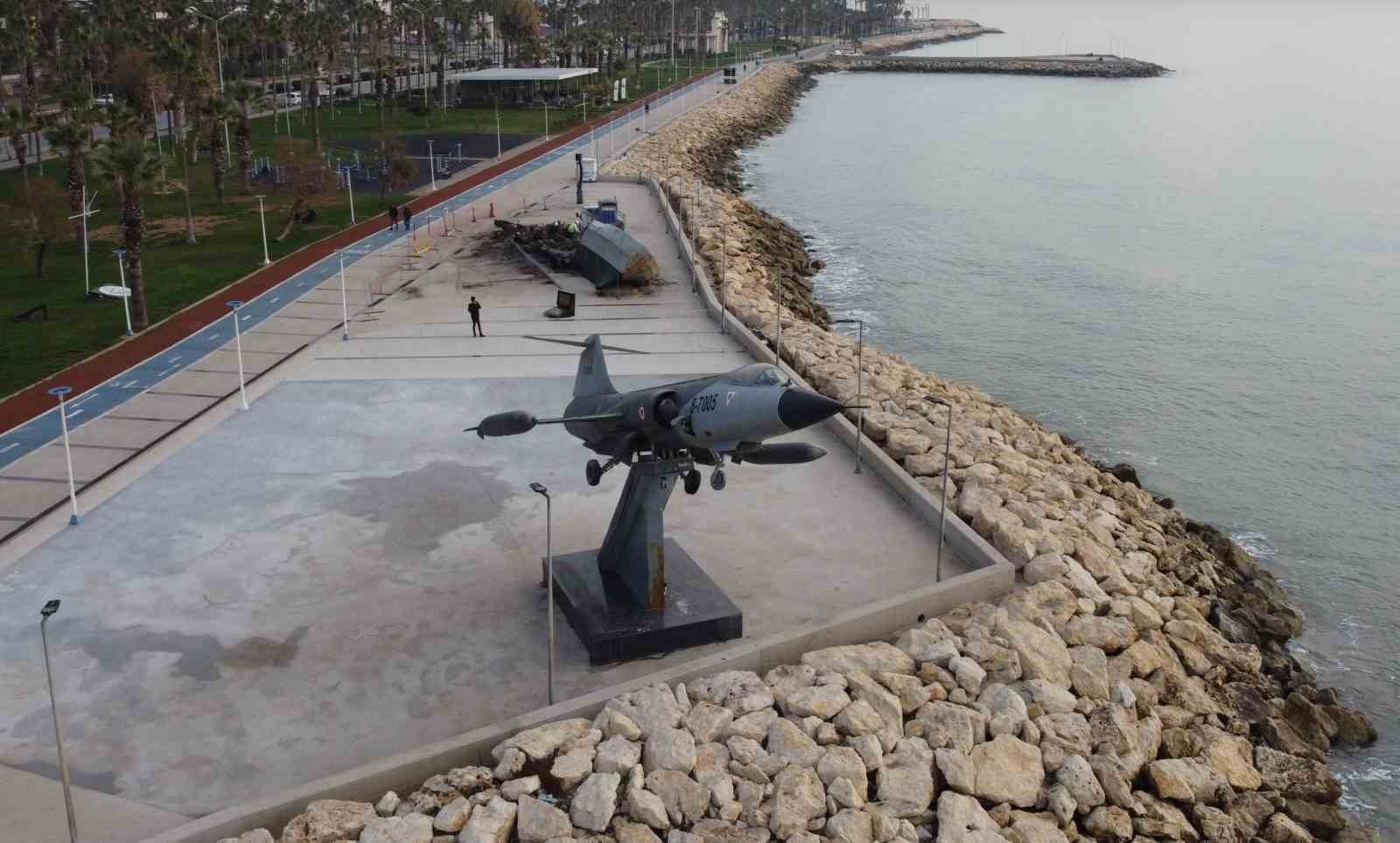 Kıbrıs Barış Harekatı'nda görev alan savaş gemisi ömrünü tamamladı