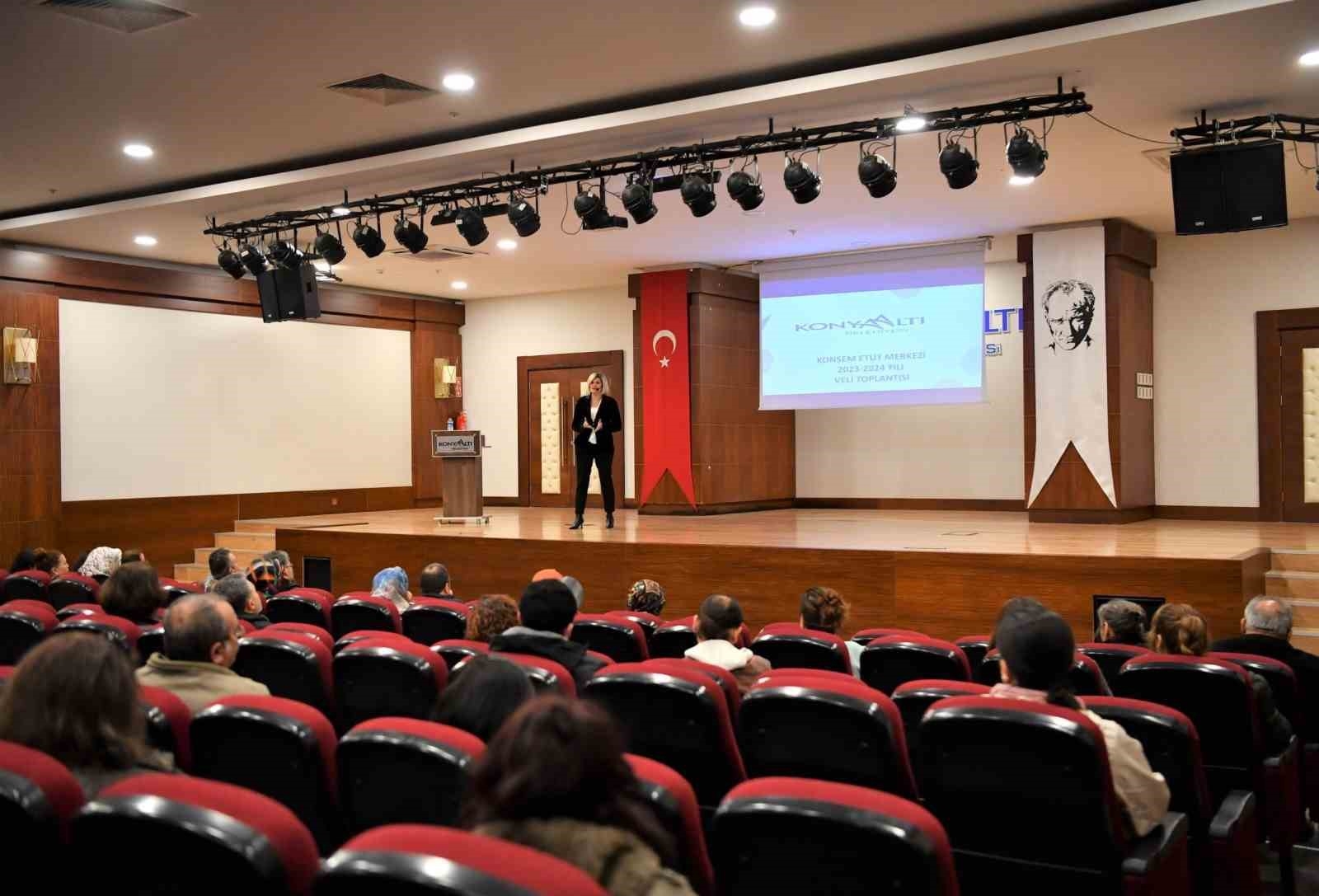 KONSEM eğitmenleri ailelerle buluştu