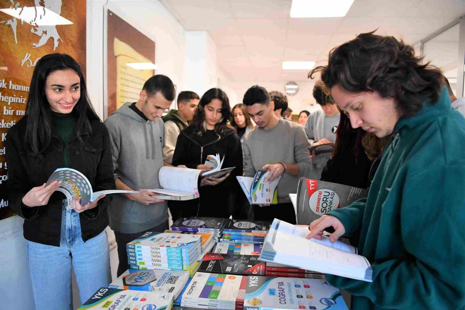 Konyaaltı'nda atıl kitap kampanyası büyüyor