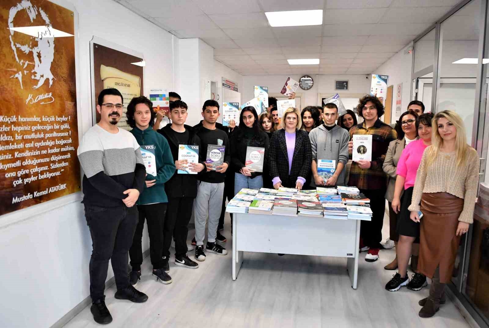 Konyaaltı'nda atıl kitap kampanyası büyüyor