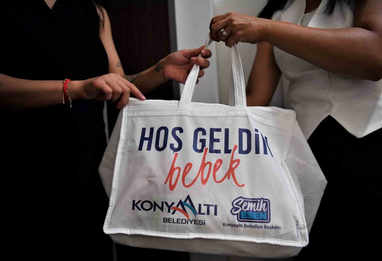 Konyaaltı'nda yeni doğan bebeklere 'Hoş geldin' destek paketi