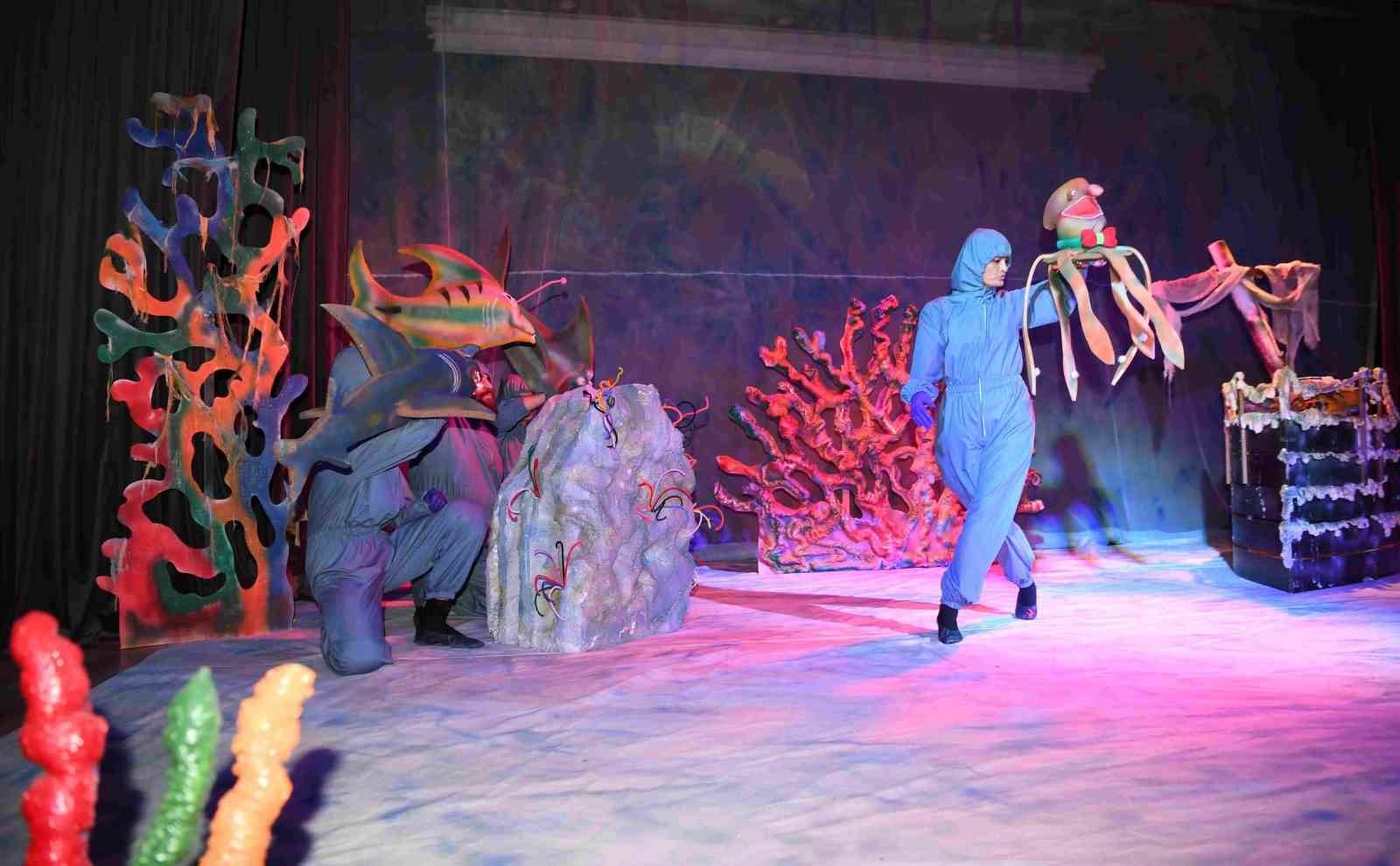 Konyaaltı'ndan çocuklara tatil hediyesi