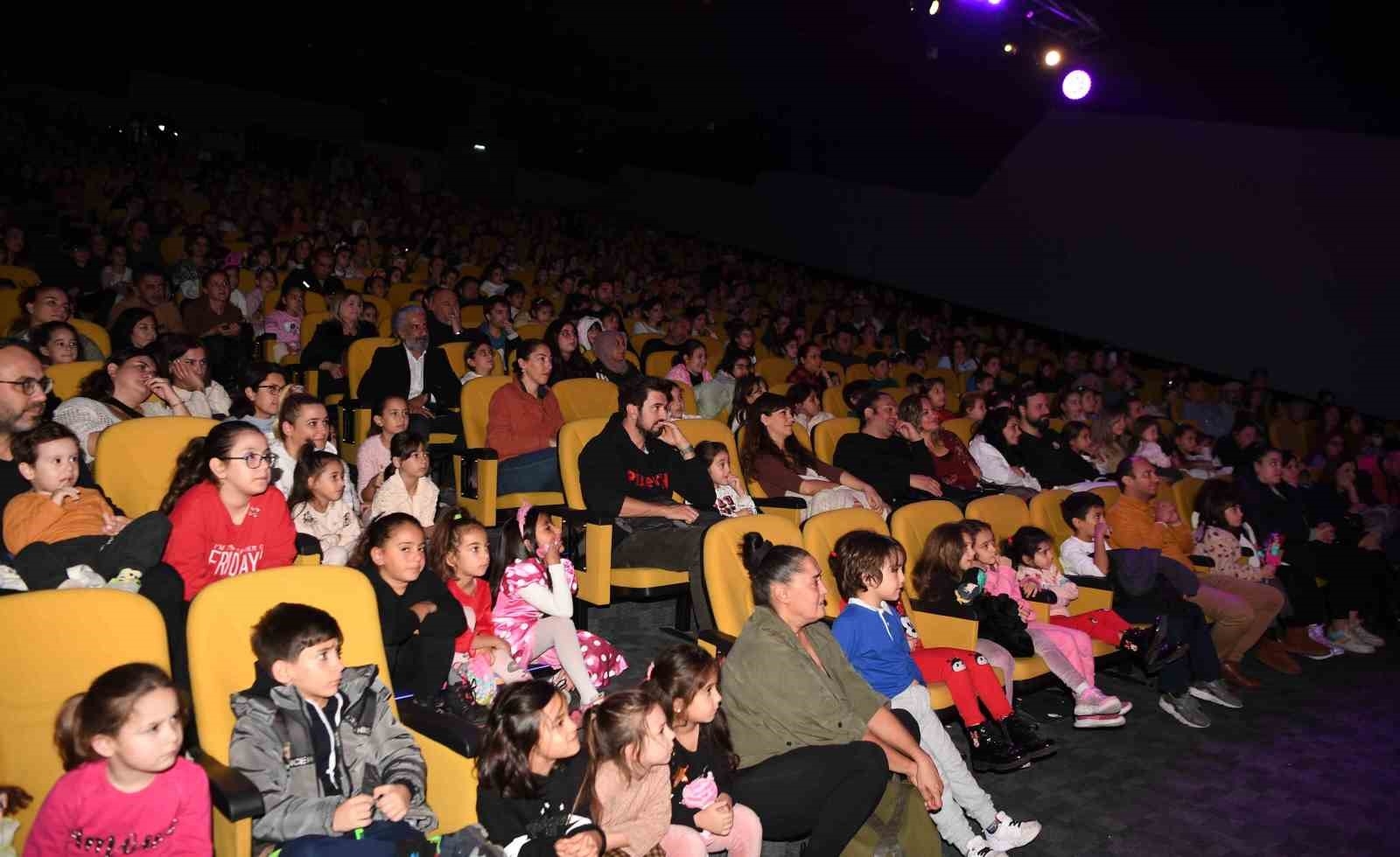 Konyaaltı'ndan çocuklara tatil hediyesi