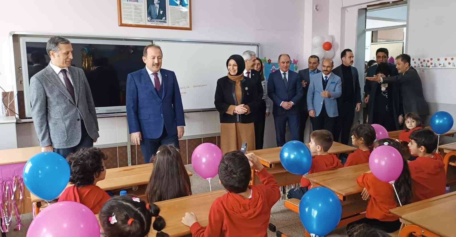 Mersin'de 435 bin öğrenci karne aldı