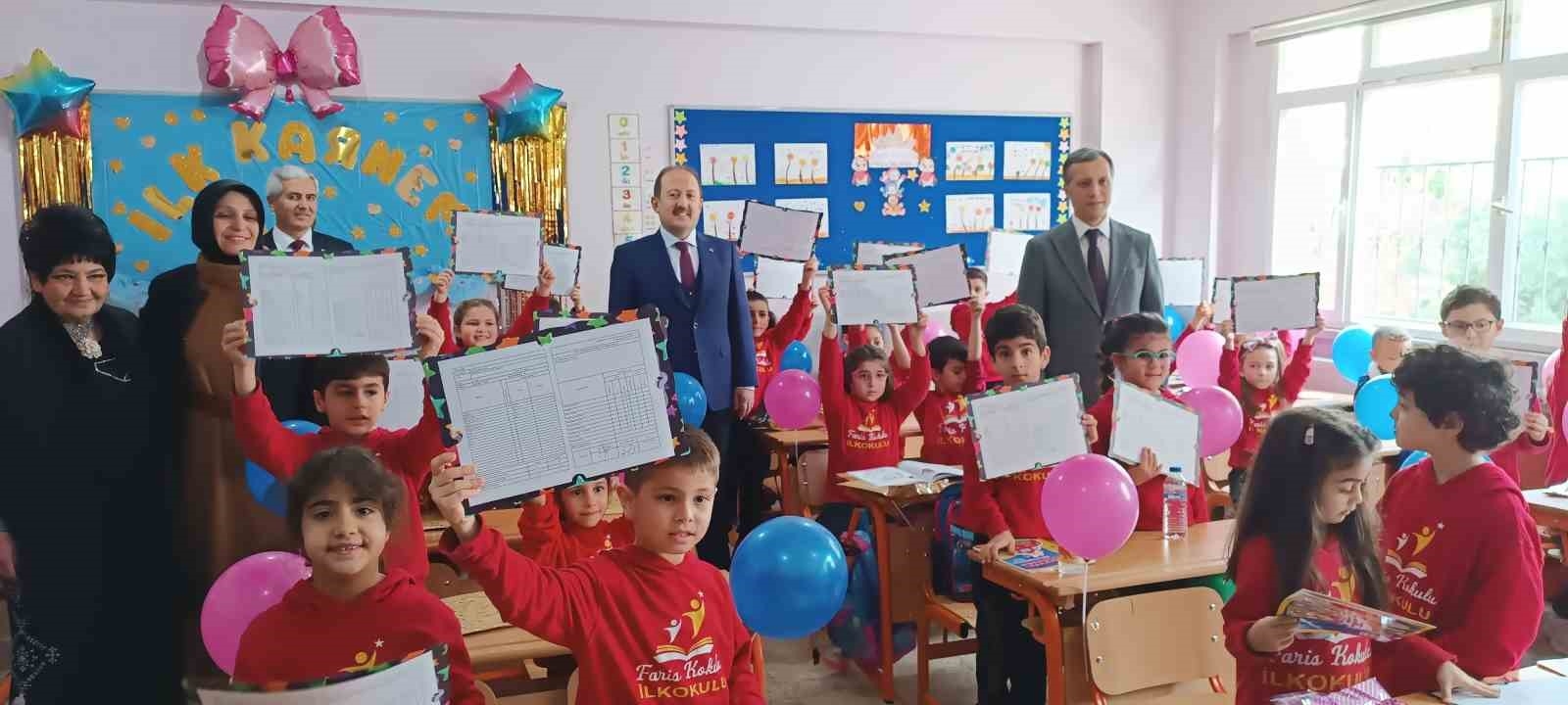 Mersin'de 435 bin öğrenci karne aldı