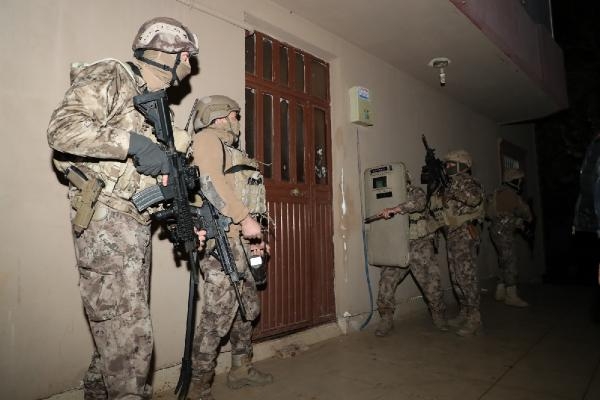 Mersin'de DEAŞ'a eleman kazandıran 7 şüpheli yakalandı