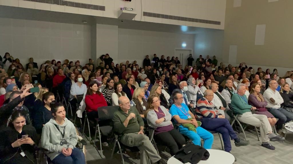 Mersin'de sağlık çalışanlarına moral konseri
