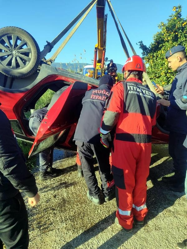Muğla'da sulama kanalına düşen otomobilin sürücüsü öldü