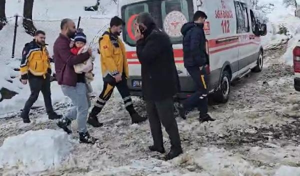 Muhammed bebek, kardan kapanan yolun açılması ile hastaneye götürüldü