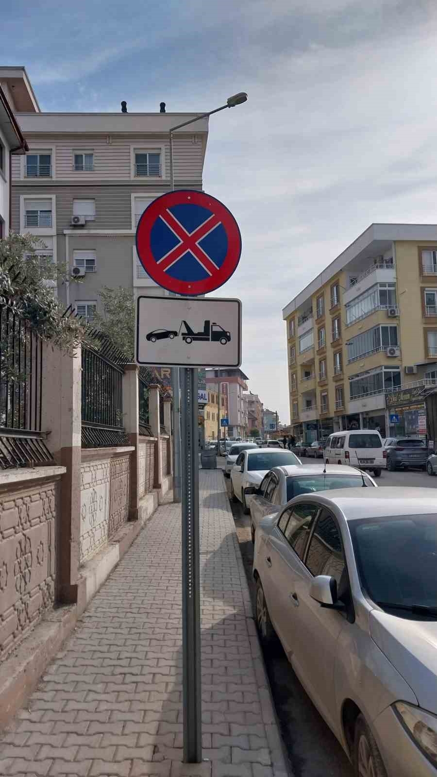 Mut'ta caddedeki tek yön ve süresiz park yasağının kaldırılması istenildi