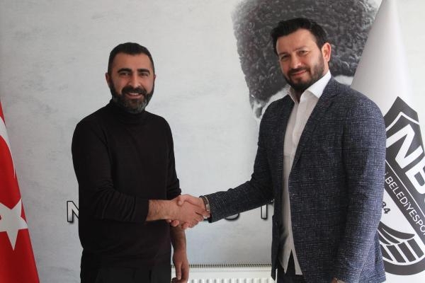 Nazilli'de Bülent Ertuğrul imzaladı