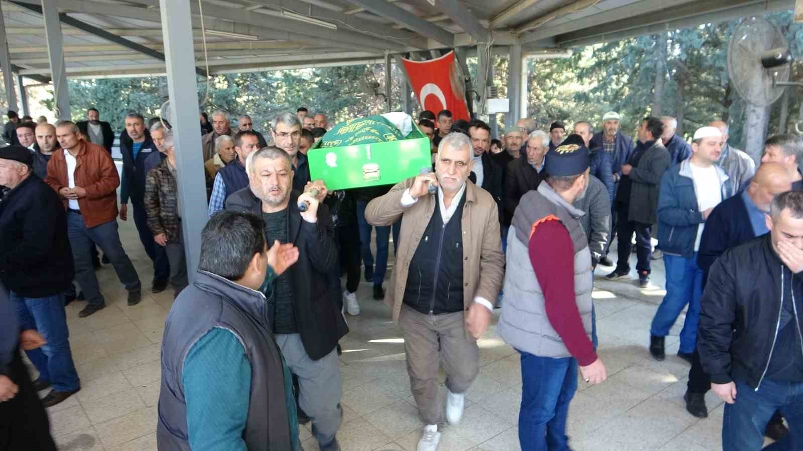 Oğlunun şehit haberini aldığı sıradaki bakışlarıyla hafızalara kazınan baba hayatını kaybetti