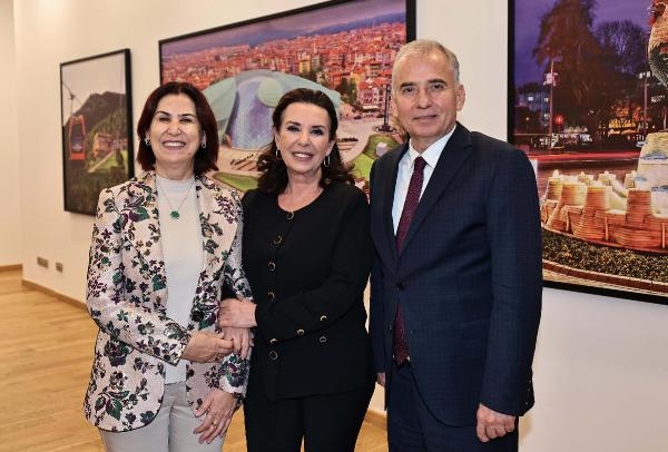 Oyuncu Perihan Savaş, Denizlili kadınlarla buluştu