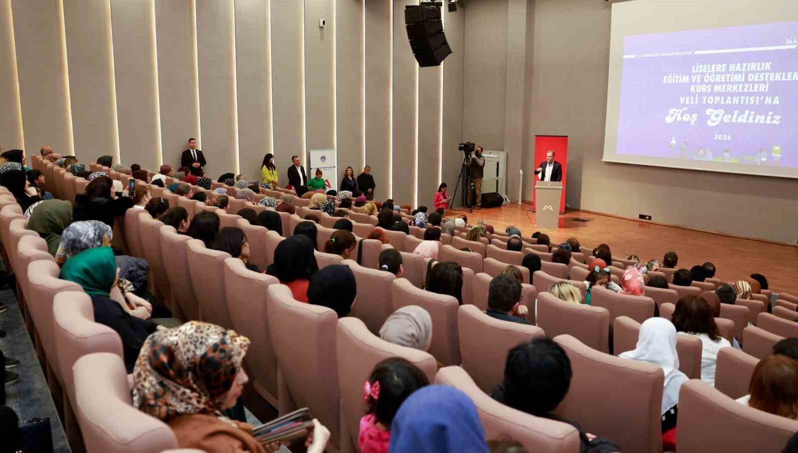 Seçer, veli buluşma etkinliğine katıldı