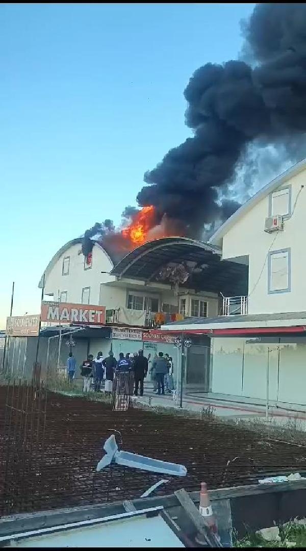 Serik'te, pasajın üst katındaki bir evde çıkan yangın korkuttu