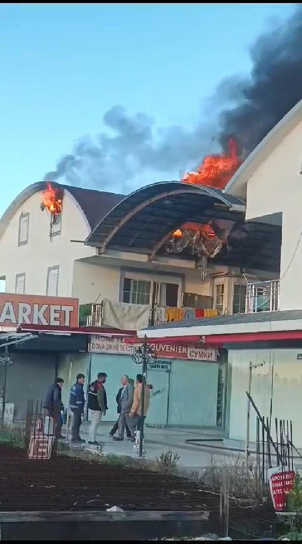 Serik'te, pasajın üst katındaki bir evde çıkan yangın korkuttu