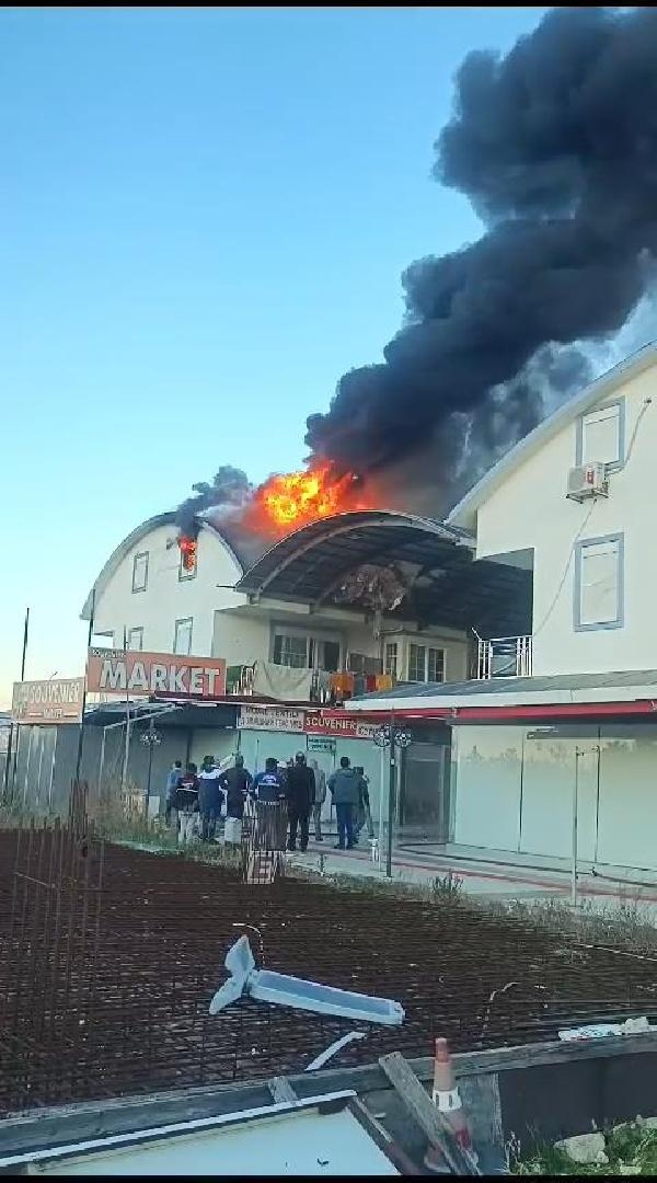 Serik'te, pasajın üst katındaki bir evde çıkan yangın korkuttu
