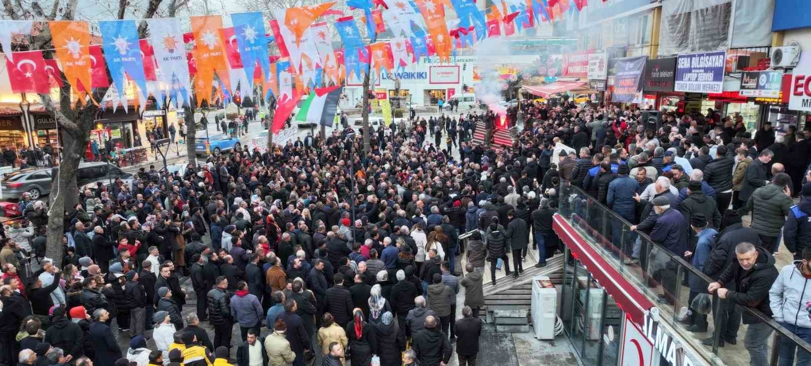 Şükrü Başdeğirmen partililer ve vatandaşlar tarafından coşkuyla karşılandı