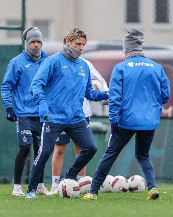 Trabzonspor Antalya'ya geldi