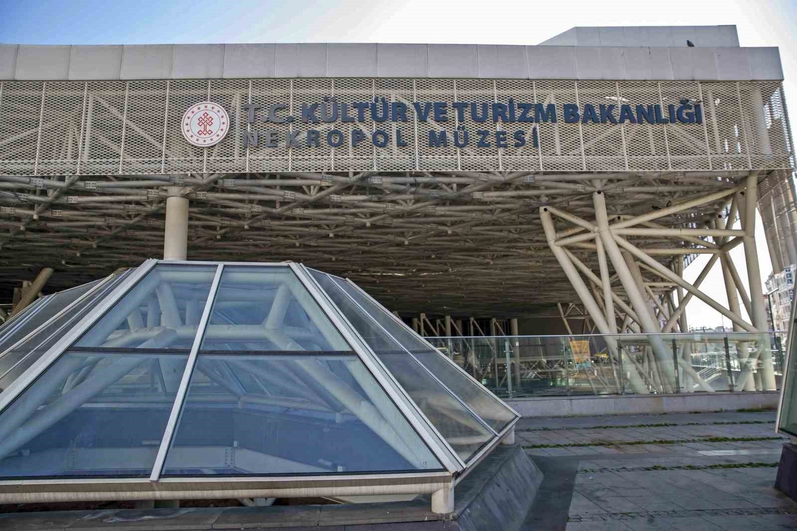 Türkiye'nin ilk nekropol müzesinde camdan yollarda tarihi yolculuk
