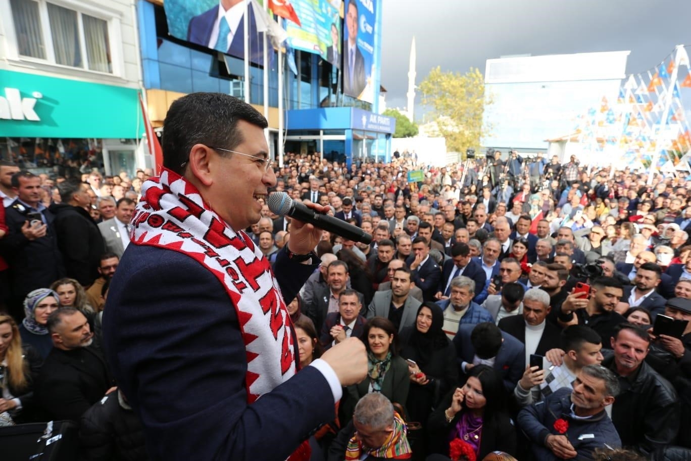 Tütüncü'ye Antalya'da coşkulu karşılama