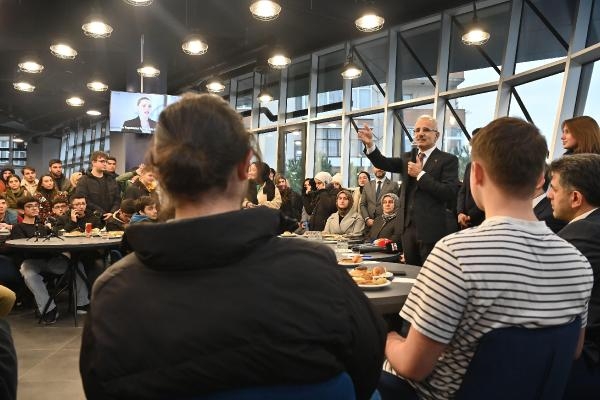 Ulaştırma Bakanı Uraloğlu: Biz kimseyi ötekileştirmiyoruz