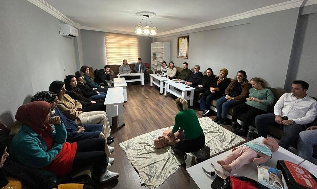 Vefa'ya ilk yardım eğitimi