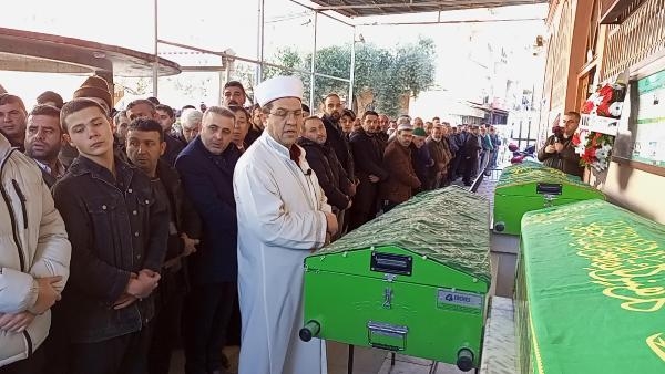 Viyadük temeline uçan otomobilde ölen 3 arkadaş, toprağa verildi