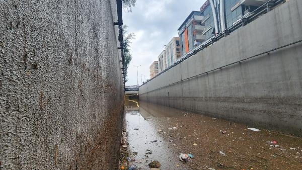 1 kişinin öldüğü su dolu alt geçitte felaketin izi