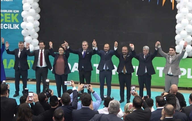 AK Parti Sözcüsü Çelik: "Ne kara vatanımızdan bir çakıl taşı, ne mavi vatanımızdan bir damla su veririz"