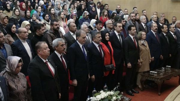 AK Parti'li Çelik: Zor zamanlarda demokrasi mücadelesi vermiş bir kadroyuz