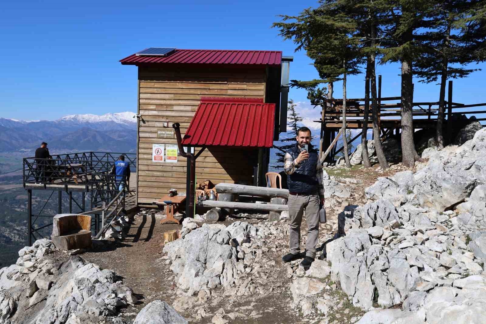 Aladağ'da bahar havası doğa tutkunlarını zirveye taşıdı
