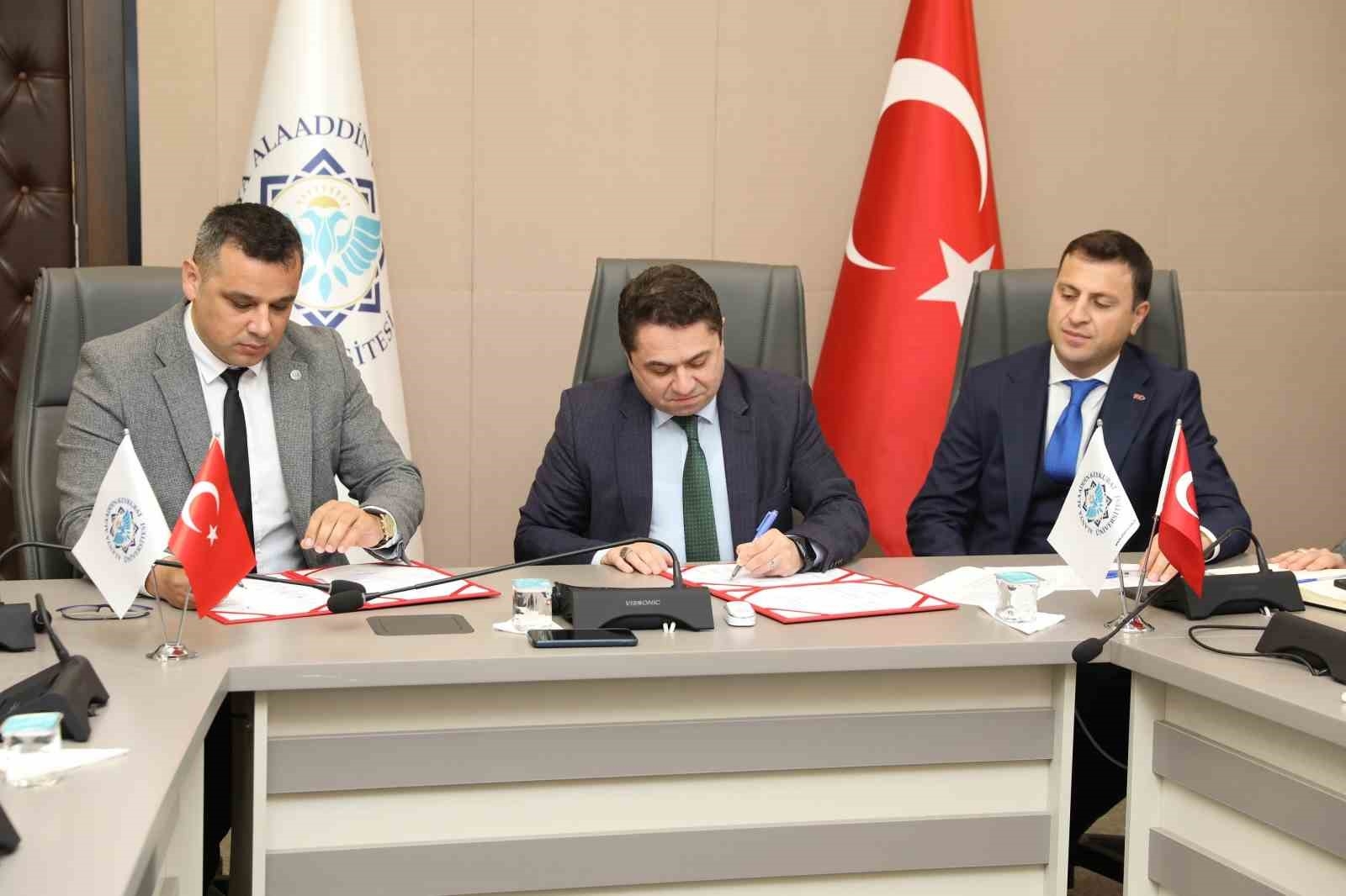 ALKÜ'de işçiler için toplu sözleşme