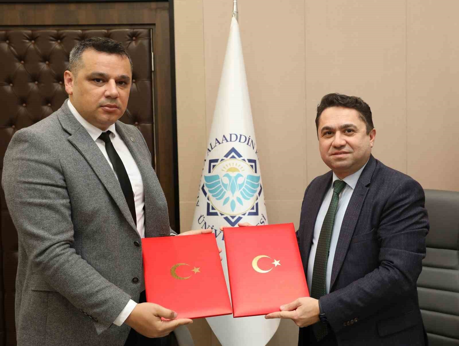 ALKÜ'de işçiler için toplu sözleşme
