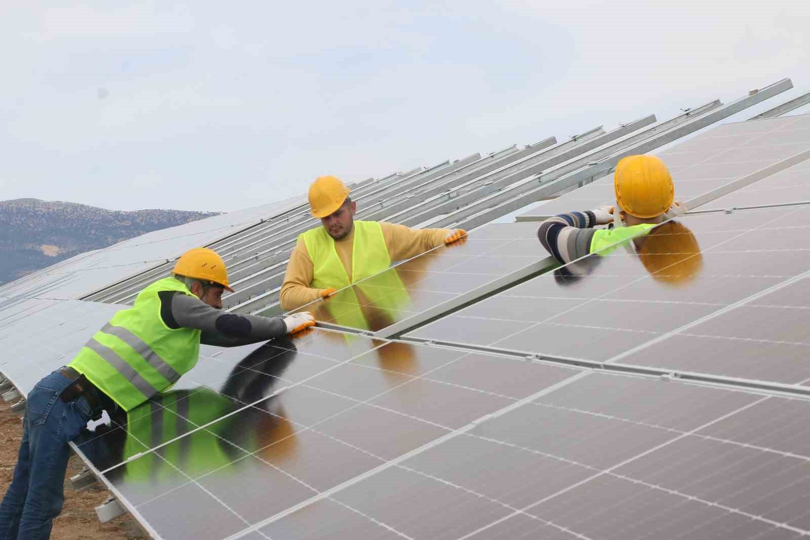 Antalya Büyükşehir Belediyesi, yenilenebilir enerji üretim tesisleriyle temiz enerji üretiyor
