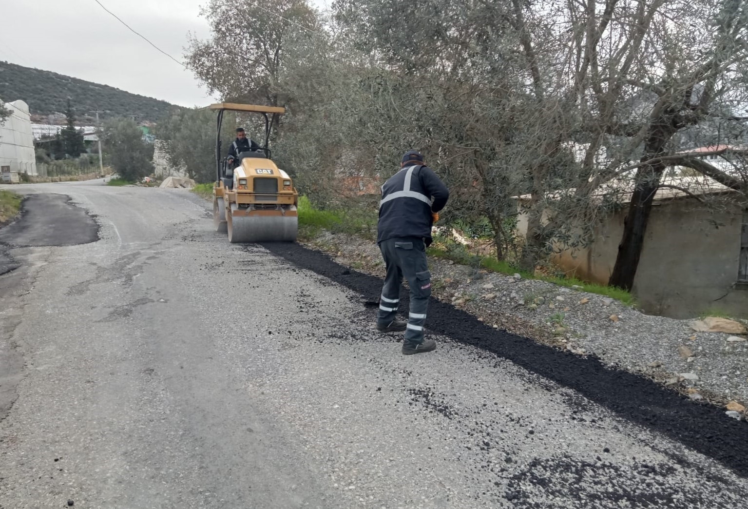 Antalya Büyükşehir ekiplerinden Alanya kırsalında yoğun mesai