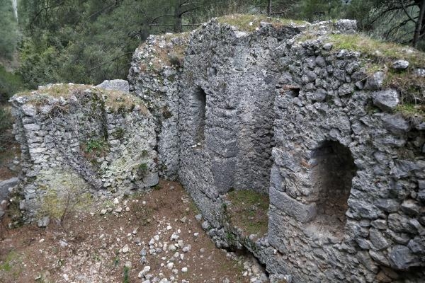 Antik kentte 'dedektörlü' talan