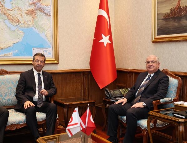 Bakan Güler, KKTC Dışişleri Bakanı Ertuğruloğlu ile bir araya geldi