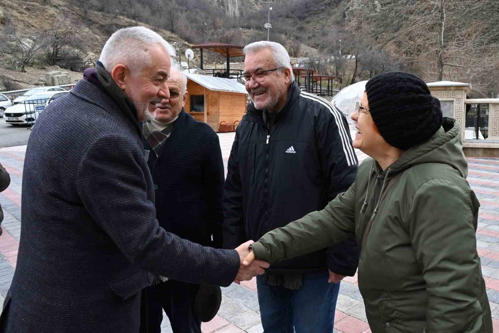 Başkan Başdeğirmen: "O güler yüzünüzle sizinleyiz"
