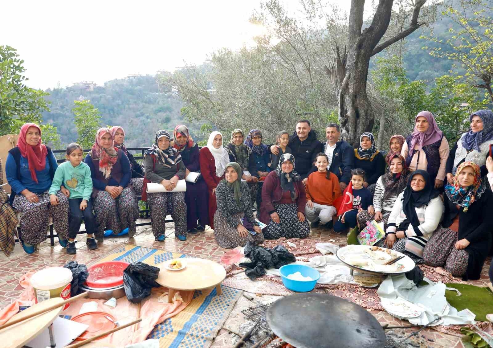 Başkan Yücel'e, batıdaki kırsal mahallelerden tam destek