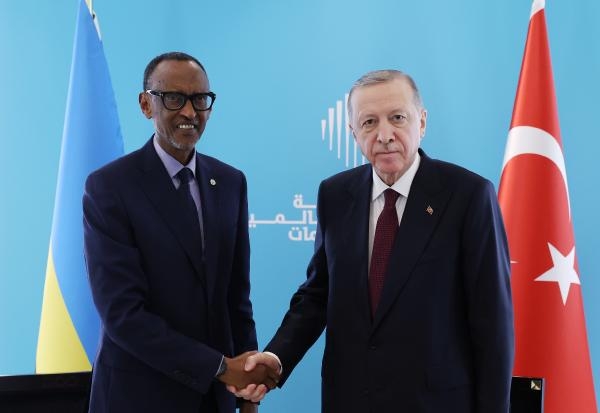 2024/02/cumhurbaskani-erdogan-ruanda-cumhurbaskani-kagame-ile-gorustu-27c13b241568-1.jpg