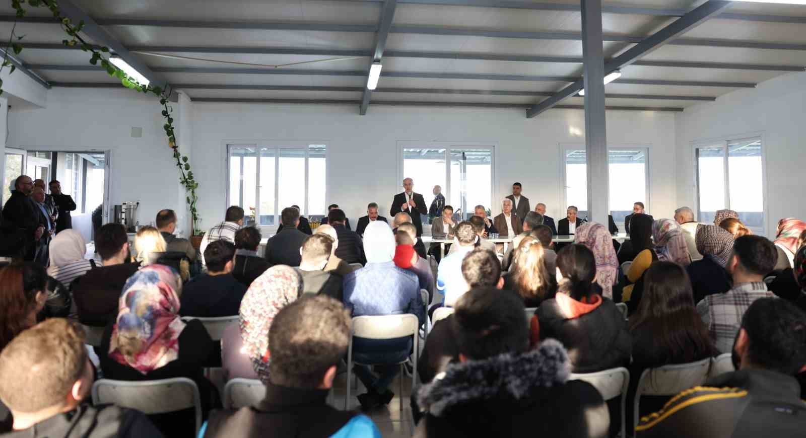 Gültak, tekstil çalışanlarıyla buluştu