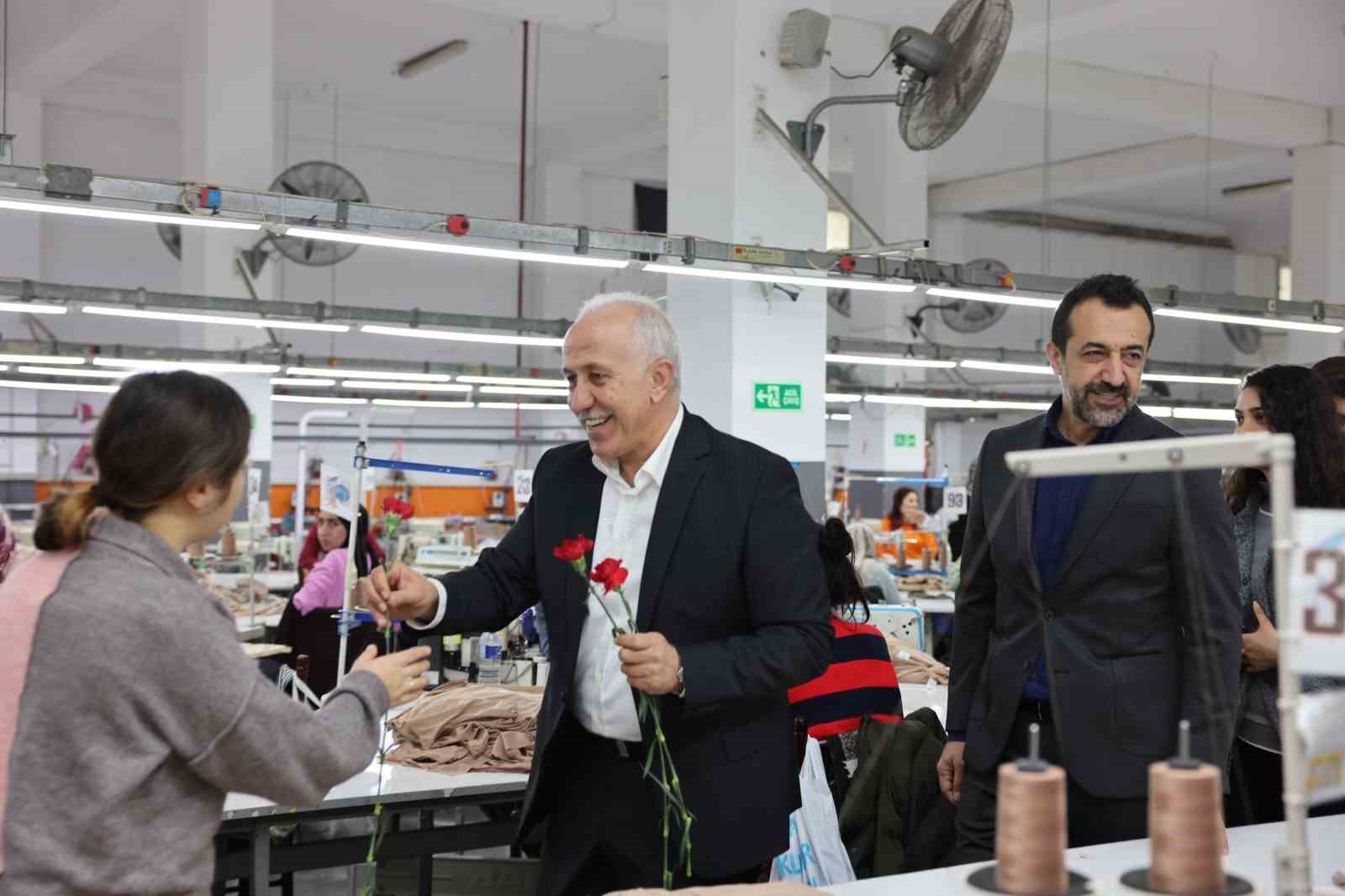 Gültak, tekstil çalışanlarıyla buluştu