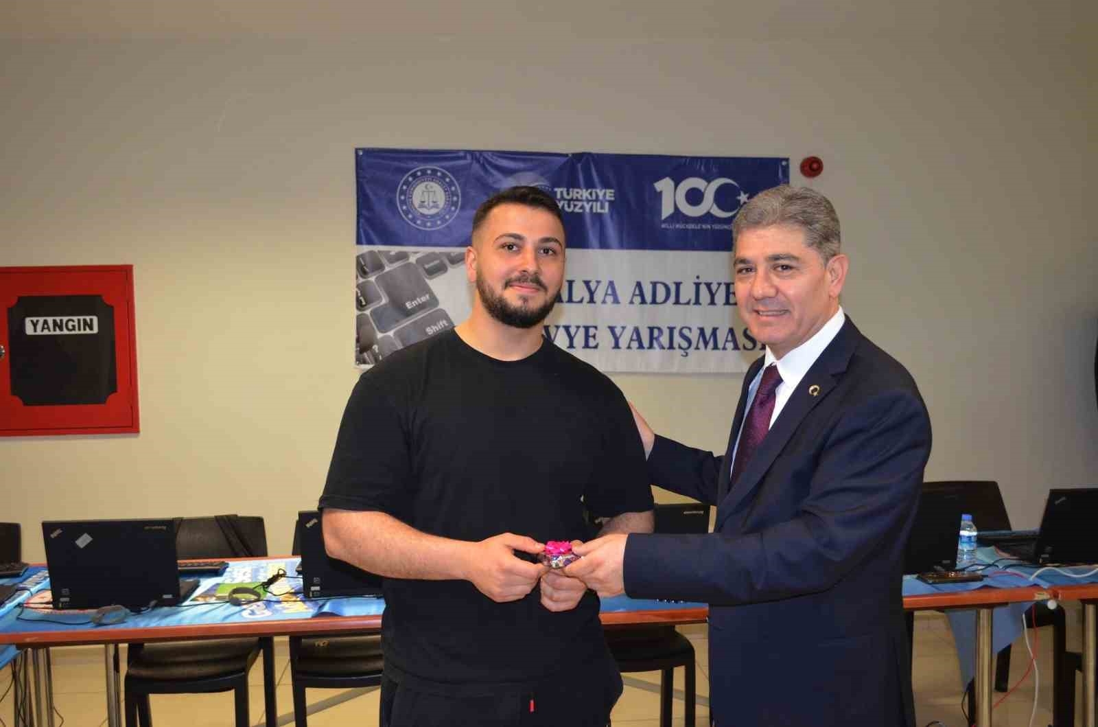 Güney Kariyer Fuarında Antalya Adliyesi standı büyük ilgi gördü